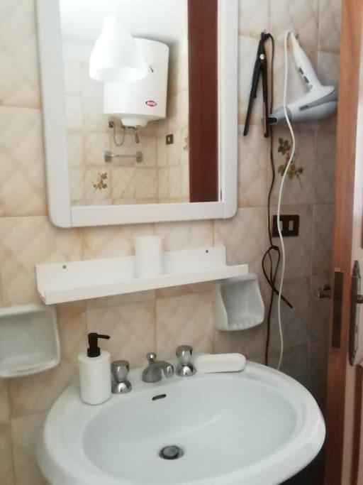 Ferienwohnung Alloggio Incantevole Storico Carovigno Exterior foto