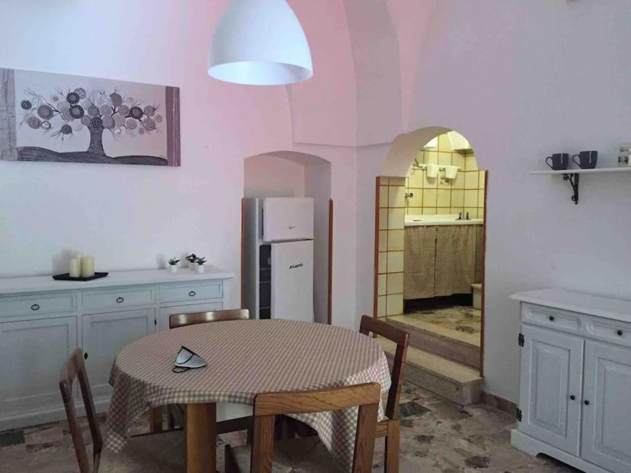 Ferienwohnung Alloggio Incantevole Storico Carovigno Exterior foto