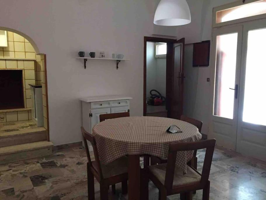 Ferienwohnung Alloggio Incantevole Storico Carovigno Exterior foto